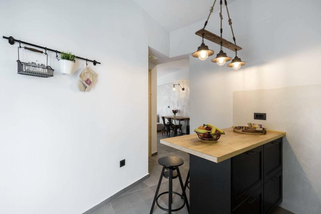 Atmospheric Apartment Near Acropolis By Cloudkeys Athens Exterior photo
